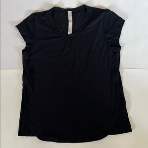 Lululemon Athletica Black Short Sleeve Top woman’s size 4 black workout shirt